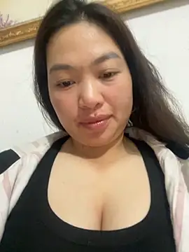 Snapshot of Nhung584 chatting on September 26, 2025, 12:12 pm Nhung584 online show from September 26, 2025, 12:12 pm