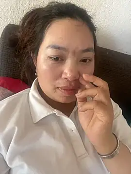 Snapshot of Nhung584 chatting on October 11, 2025, 5:41 am Nhung584 online show from October 11, 2025, 5:41 am