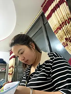 Snapshot of Nhung584 chatting on September 30, 2025, 12:55 pm Nhung584 online show from September 30, 2025, 12:55 pm