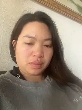 Snapshot of Nhung584 chatting on November 9, 2025, 1:42 am Nhung584 online show from November 9, 2025, 1:42 am