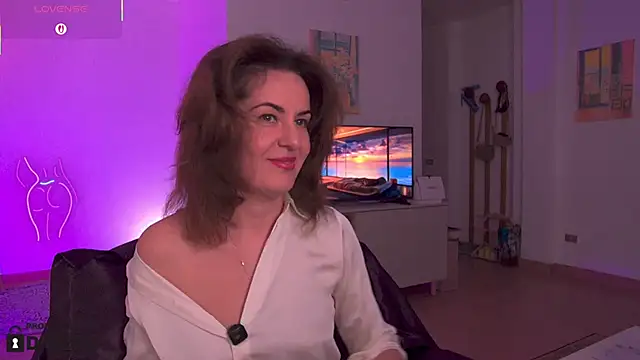 Snapshot of Witch_in_Silk chatting on November 8, 2025, 6:11 pm Witch in Silk online show from November 8, 2025, 6:11 pm