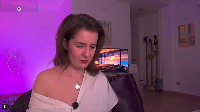 Snapshot of Witch_in_Silk chatting on November 5, 2025, 5:49 pm Witch in Silk online show from November 5, 2025, 5:49 pm