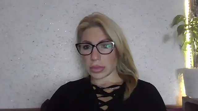 fox red lady7 online show from November 6, 2025, 9:13 am