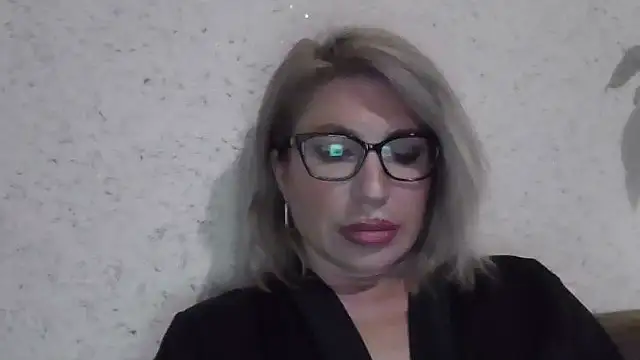 Snapshot of fox_red_lady7 chatting on April 12, 2026, 8:56 pm fox red lady7 online show from April 12, 2026, 8:56 pm