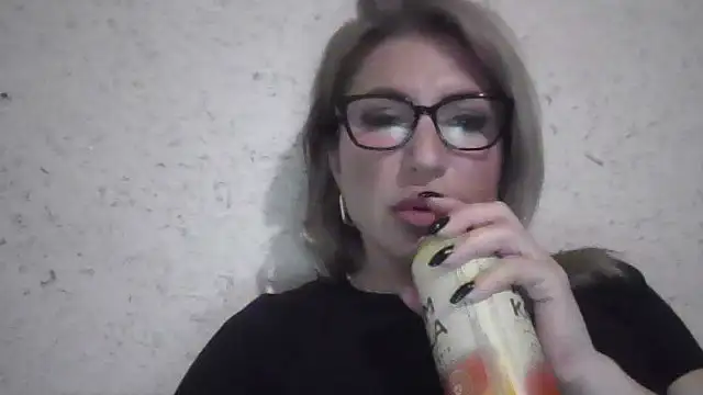 Snapshot of fox_red_lady7 chatting on March 16, 2026, 7:27 pm fox red lady7 online show from March 16, 2026, 7:27 pm