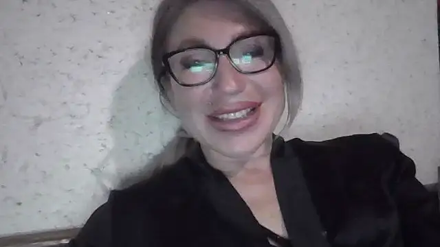 Snapshot of fox_red_lady7 chatting on March 24, 2026, 8:42 pm fox red lady7 online show from March 24, 2026, 8:42 pm