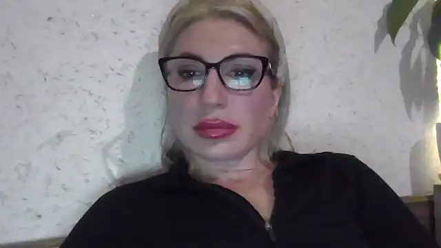 Snapshot of fox_red_lady7 chatting on April 19, 2026, 8:55 pm fox red lady7 online show from April 19, 2026, 8:55 pm