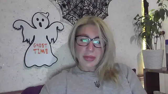 fox red lady7 online show from October 30, 2025, 8:39 pm