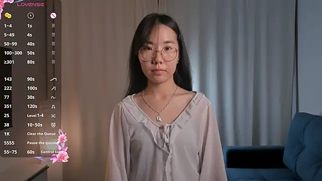 UdelaDodson online show from September 26, 2025, 3:08 pm