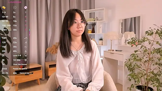 UdelaDodson online show from November 16, 2025, 1:10 am