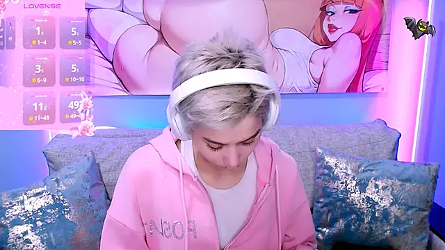 SophieAsh online show from November 20, 2025, 8:04 am