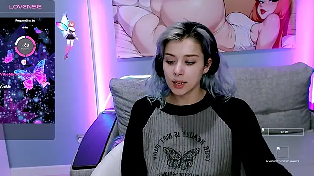 Snapshot of SophieAsh chatting on October 18, 2025, 7:27 pm SophieAsh online show from October 18, 2025, 7:27 pm