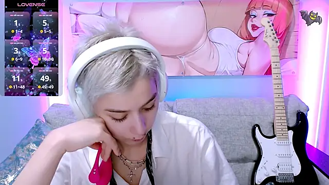 SophieAsh online show from November 4, 2025, 2:10 pm