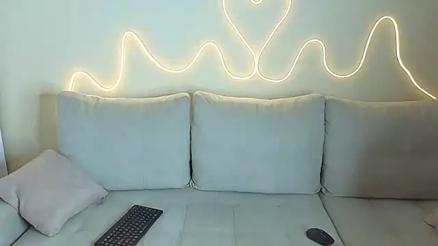 KathrynBrooks online show from March 31, 2026, 3:47 pm