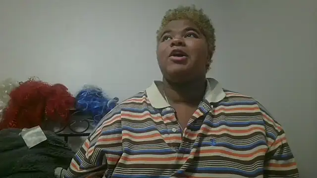 techprincessxx online show from September 23, 2025, 6:04 pm