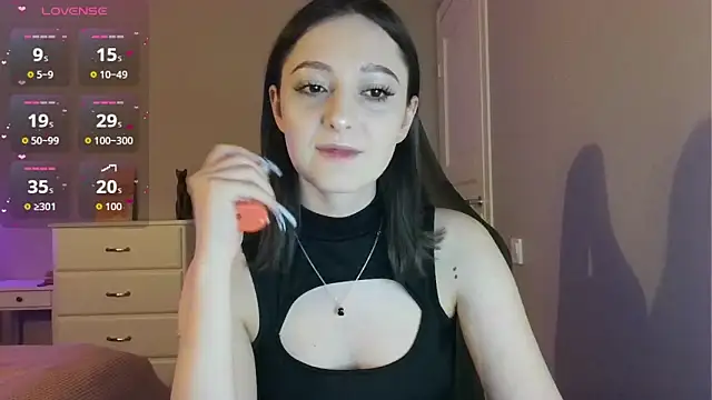 white liillyy online show from May 4, 2026, 10:01 pm