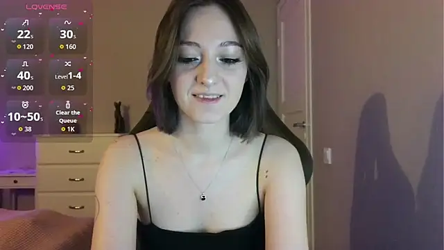 white liillyy online show from May 17, 2026, 9:15 pm