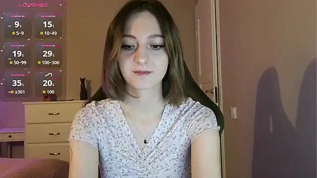 Snapshot of white_liillyy chatting on June 15, 2026, 7:57 pm white liillyy online show from June 15, 2026, 7:57 pm