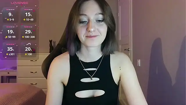 white liillyy online show from May 13, 2026, 9:22 pm