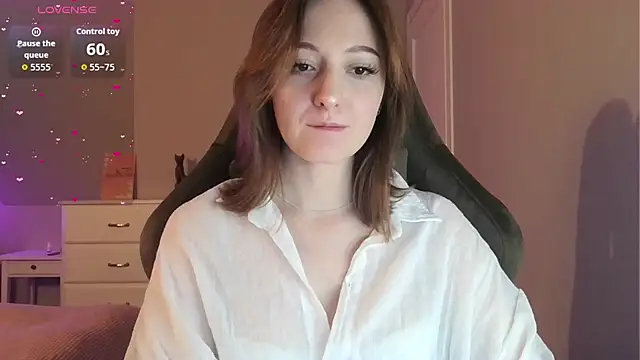 white liillyy online show from April 14, 2026, 8:47 pm