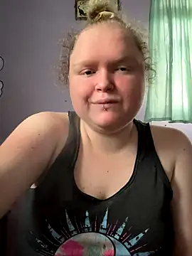 KadiSparkle online show from September 24, 2025, 3:40 pm