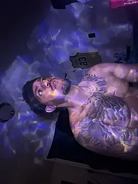 tyrek5051 online show from December 3, 2025, 2:27 pm