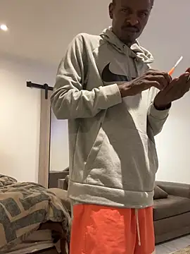 Snapshot of AllDayBbC chatting on November 20, 2025, 7:58 pm AllDayBbC online show from November 20, 2025, 7:58 pm