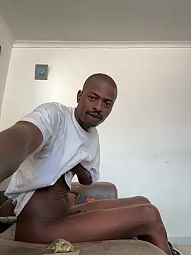 Snapshot of AllDayBbC chatting on December 5, 2025, 12:48 pm AllDayBbC online show from December 5, 2025, 12:48 pm