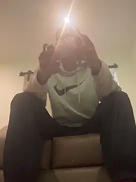 Snapshot of AllDayBbC chatting on November 19, 2025, 8:20 pm AllDayBbC online show from November 19, 2025, 8:20 pm