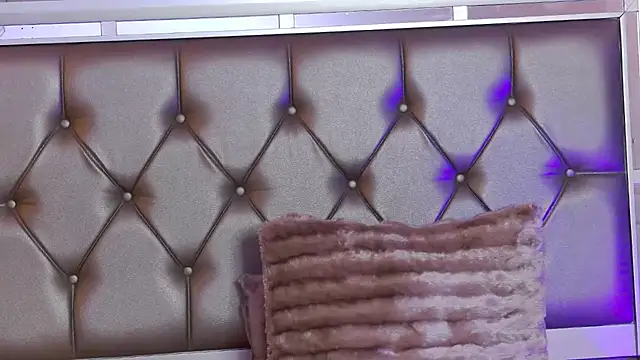 Snapshot of LunaHart chatting on March 1, 2026, 2:28 pm LunaHart online show from March 1, 2026, 2:28 pm