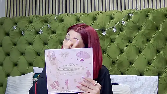 Snapshot of LunaHart chatting on January 18, 2026, 7:39 pm LunaHart online show from January 18, 2026, 7:39 pm