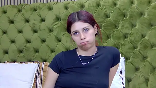 Snapshot of LunaHart chatting on October 18, 2025, 7:05 pm LunaHart online show from October 18, 2025, 7:05 pm