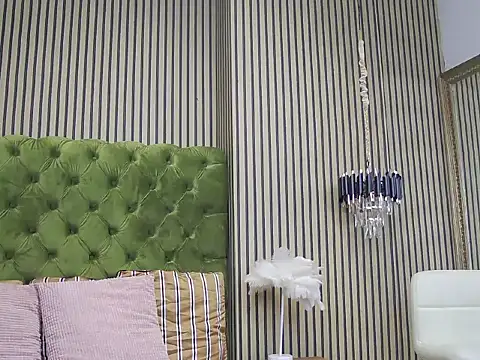 Snapshot of LunaHart chatting on November 11, 2025, 7:19 pm LunaHart online show from November 11, 2025, 7:19 pm