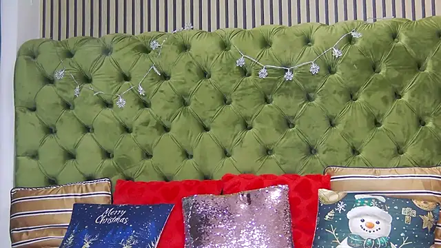 Snapshot of LunaHart chatting on January 13, 2026, 11:58 am LunaHart online show from January 13, 2026, 11:58 am