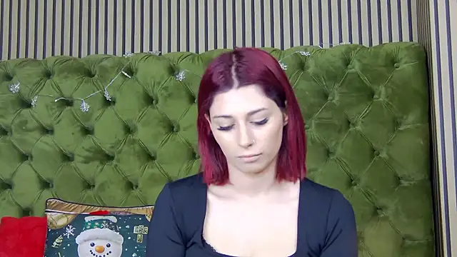 Snapshot of LunaHart chatting on December 20, 2025, 3:26 pm LunaHart online show from December 20, 2025, 3:26 pm