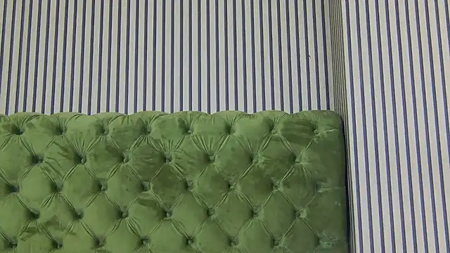 Snapshot of LunaHart chatting on November 18, 2025, 8:12 pm LunaHart online show from November 18, 2025, 8:12 pm