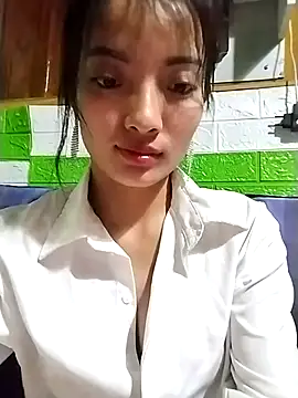 tdtd98 online show from December 22, 2025, 4:18 pm