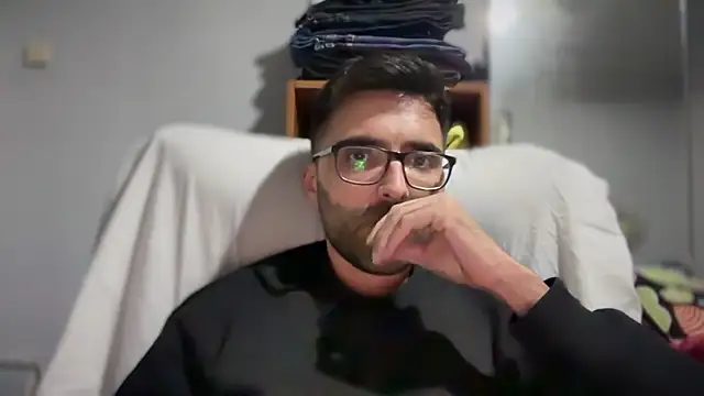 Snapshot of Alicante34 chatting on November 9, 2025, 5:44 am Alicante34 online show from November 9, 2025, 5:44 am