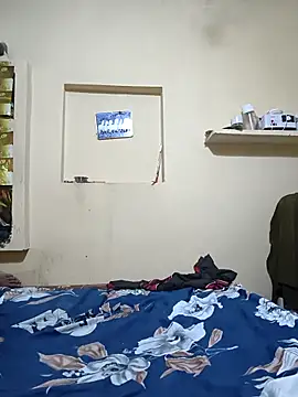 Snapshot of RAYI_Queen_2 chatting on March 26, 2026, 10:40 pm RAYI Queen 2 online show from March 26, 2026, 10:40 pm