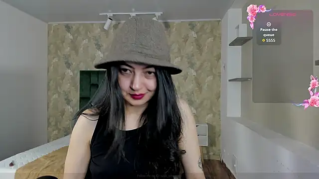 Snapshot of Saya_Amaretto1 chatting on December 5, 2025, 7:45 pm Saya Amaretto1 online show from December 5, 2025, 7:45 pm