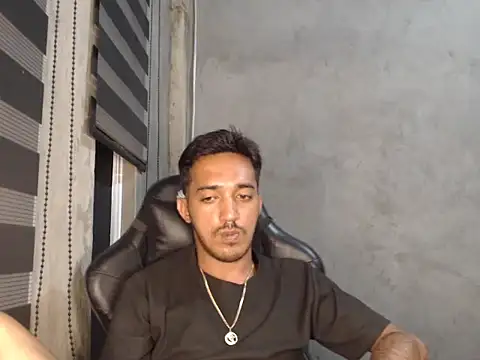 Snapshot of RowyCam chatting on September 8, 2025, 3:11 pm RowyCam online show from September 8, 2025, 3:11 pm