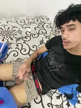 Snapshot of BbbAlilo chatting on April 13, 2026, 5:17 pm BbbAlilo online show from April 13, 2026, 5:17 pm