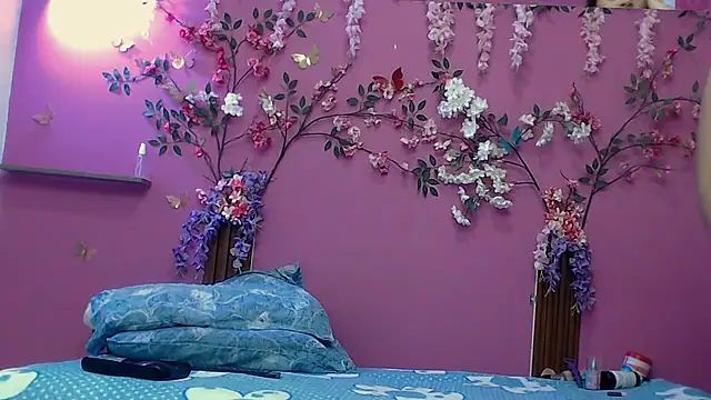 Snapshot of skinnybarbie022 chatting on October 26, 2025, 1:39 am skinnybarbie022 online show from October 26, 2025, 1:39 am