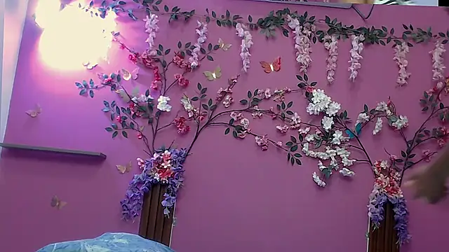 Snapshot of skinnybarbie022 chatting on September 25, 2025, 12:49 am skinnybarbie022 online show from September 25, 2025, 12:49 am