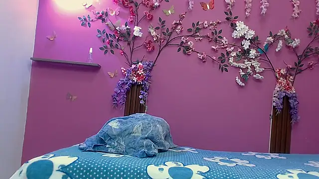 Snapshot of skinnybarbie022 chatting on September 22, 2025, 1:33 am skinnybarbie022 online show from September 22, 2025, 1:33 am