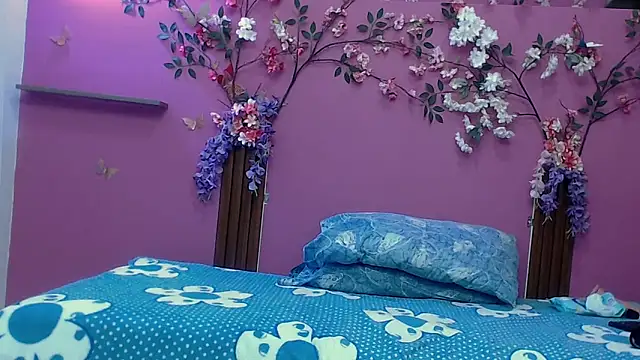 Snapshot of skinnybarbie022 chatting on November 24, 2025, 12:32 am skinnybarbie022 online show from November 24, 2025, 12:32 am