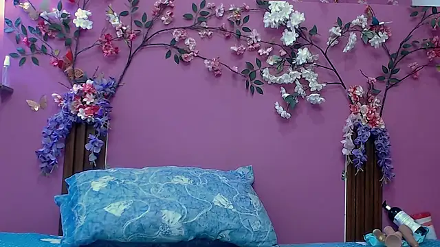 Snapshot of skinnybarbie022 chatting on November 21, 2025, 1:04 am skinnybarbie022 online show from November 21, 2025, 1:04 am