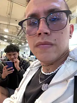 Kurtxxx22 online show from April 8, 2026, 6:53 pm