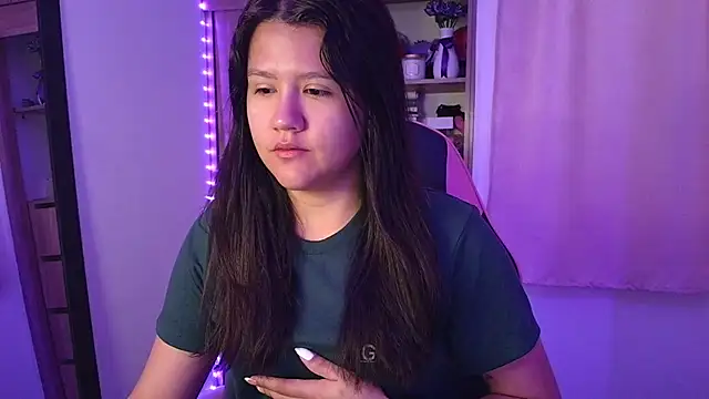 Oliviawatson1 online show from July 2, 2026, 12:11 pm