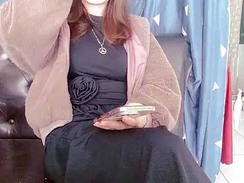 Snapshot of Alisa8x_sexy chatting on November 23, 2025, 2:21 am Alisa8x sexy online show from November 23, 2025, 2:21 am